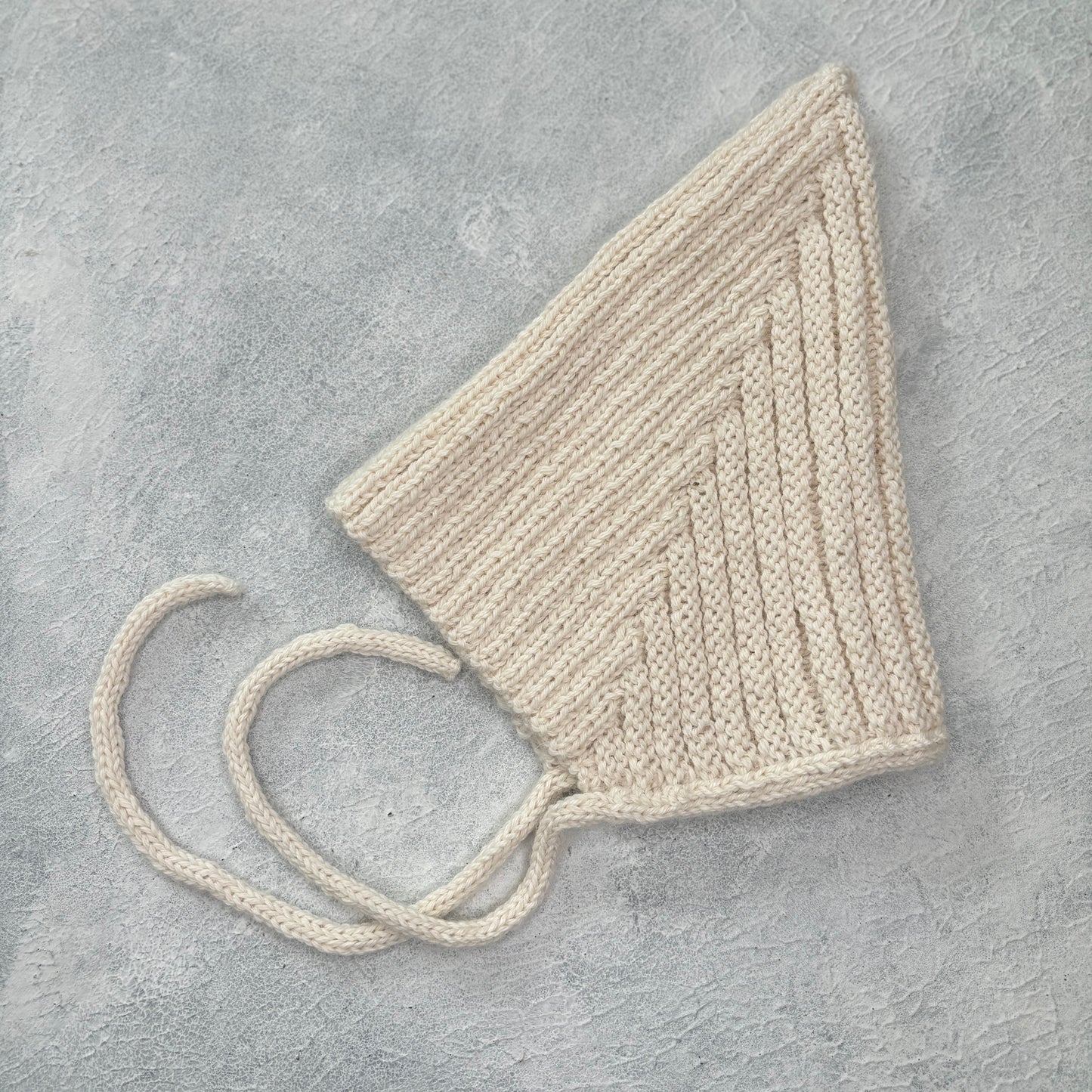 Bonnet Zipfelmütze, KU 45cm // gestrickt